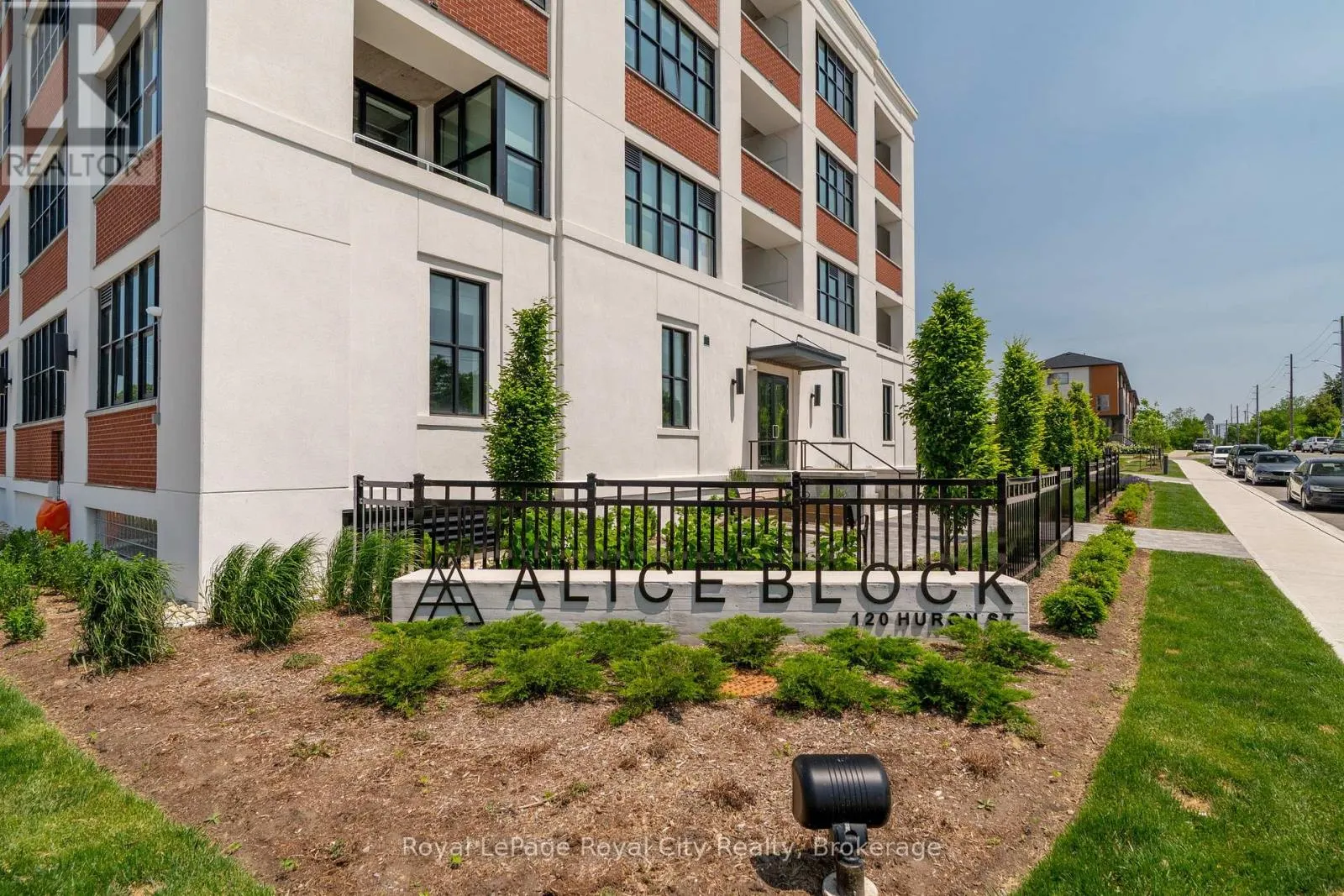 112 - 120 HURON STREET #112