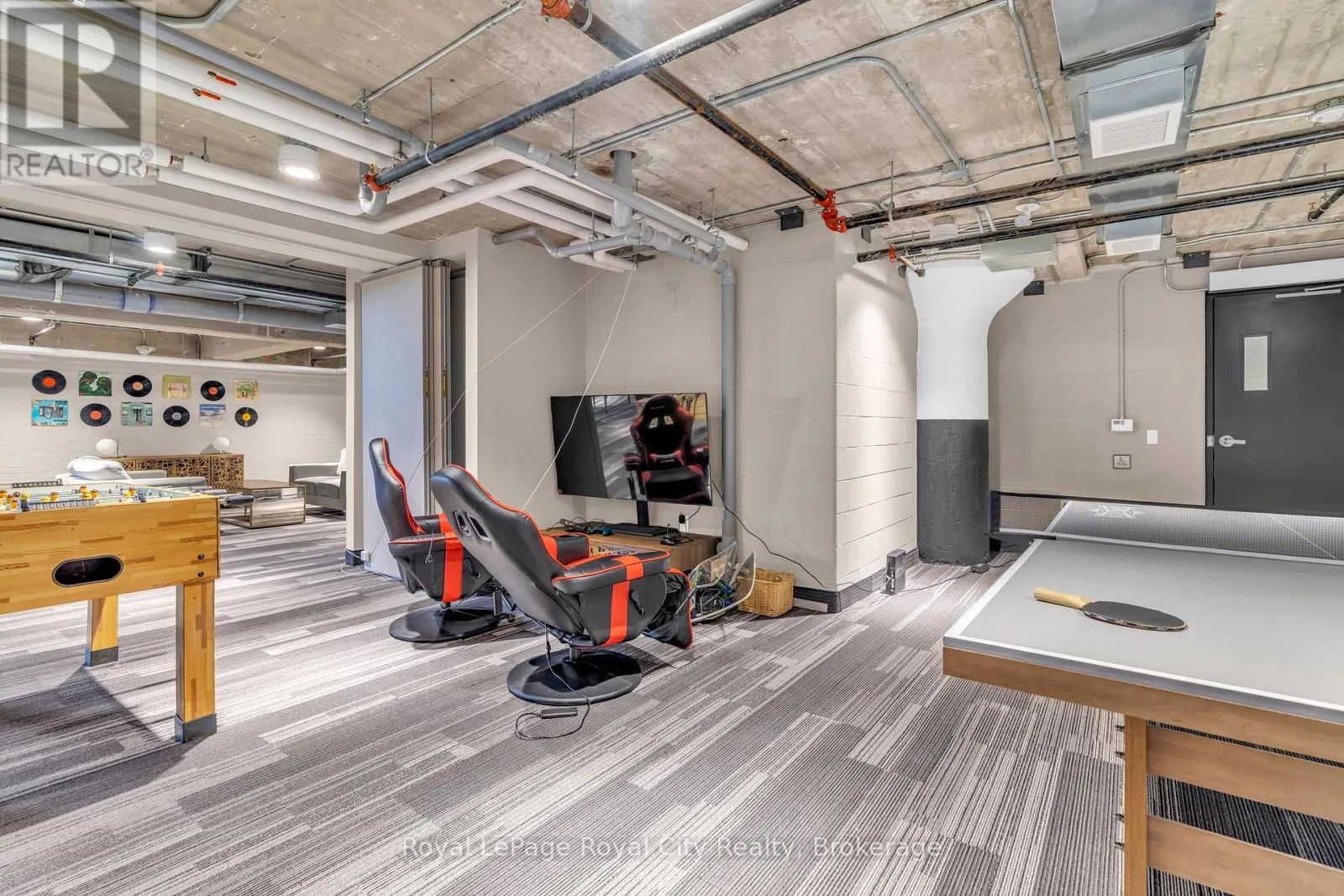 112 - 120 HURON STREET #112