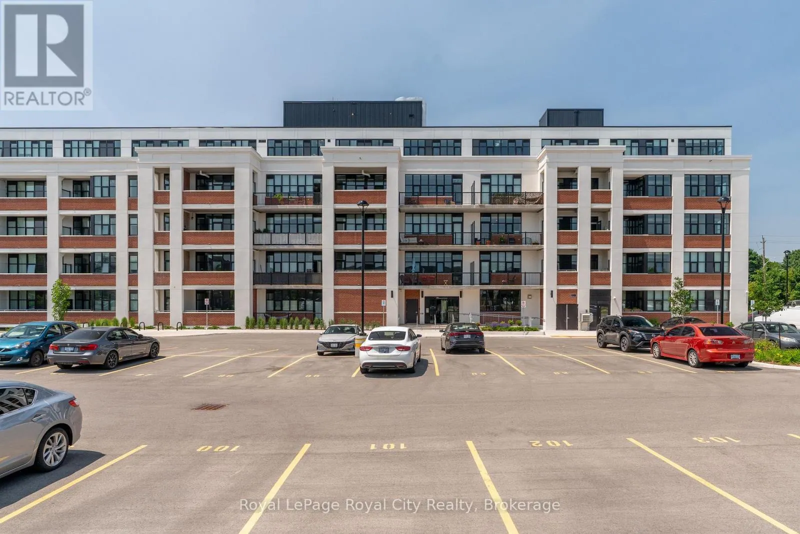 112 - 120 HURON STREET #112