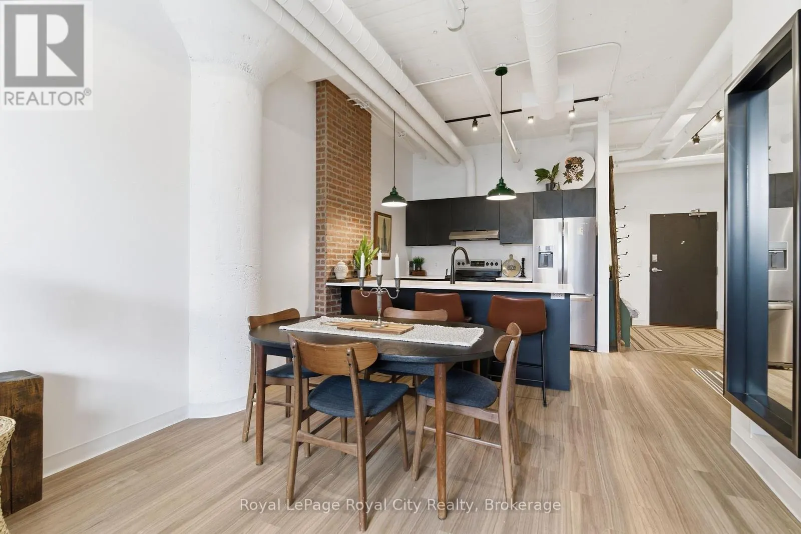 112 - 120 HURON STREET #112