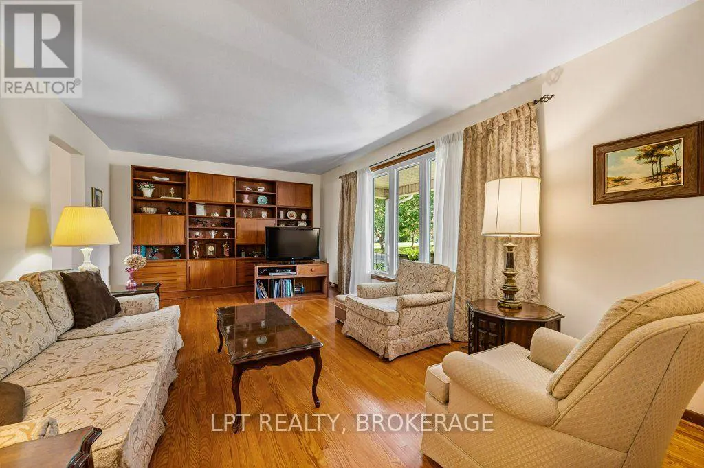 124 CAMPBELL CRESCENT