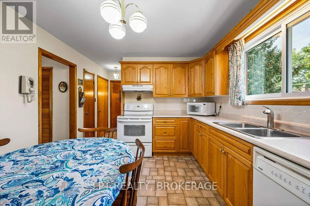 124 CAMPBELL CRESCENT