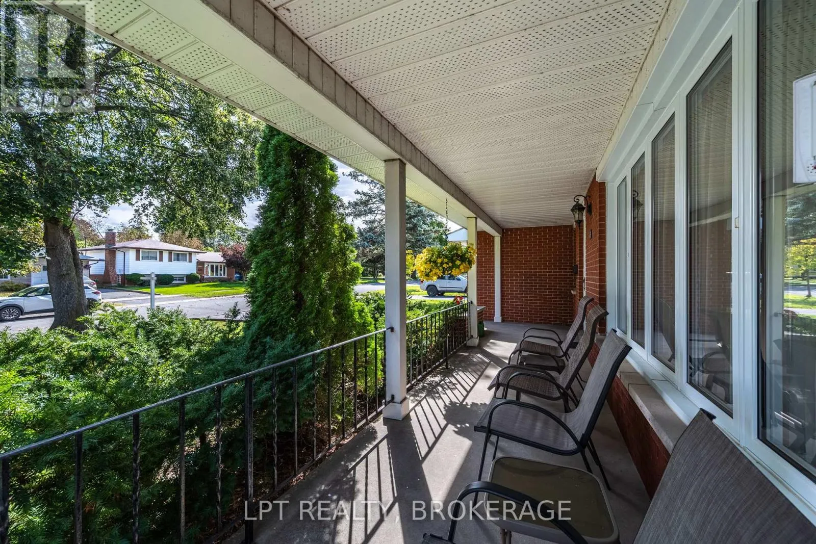 124 CAMPBELL CRESCENT