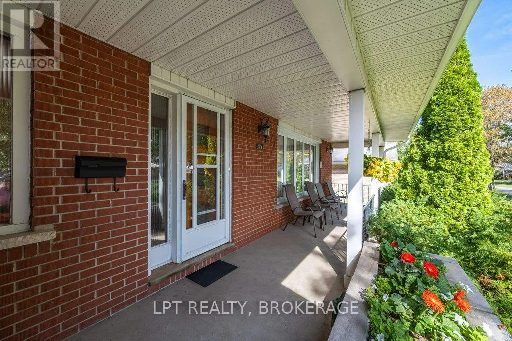 124 CAMPBELL CRESCENT