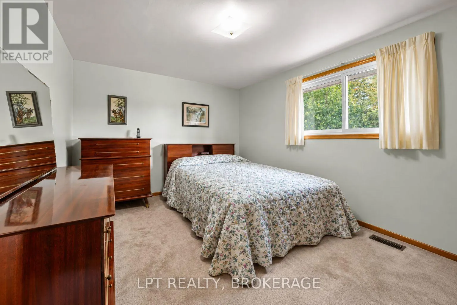 124 CAMPBELL CRESCENT