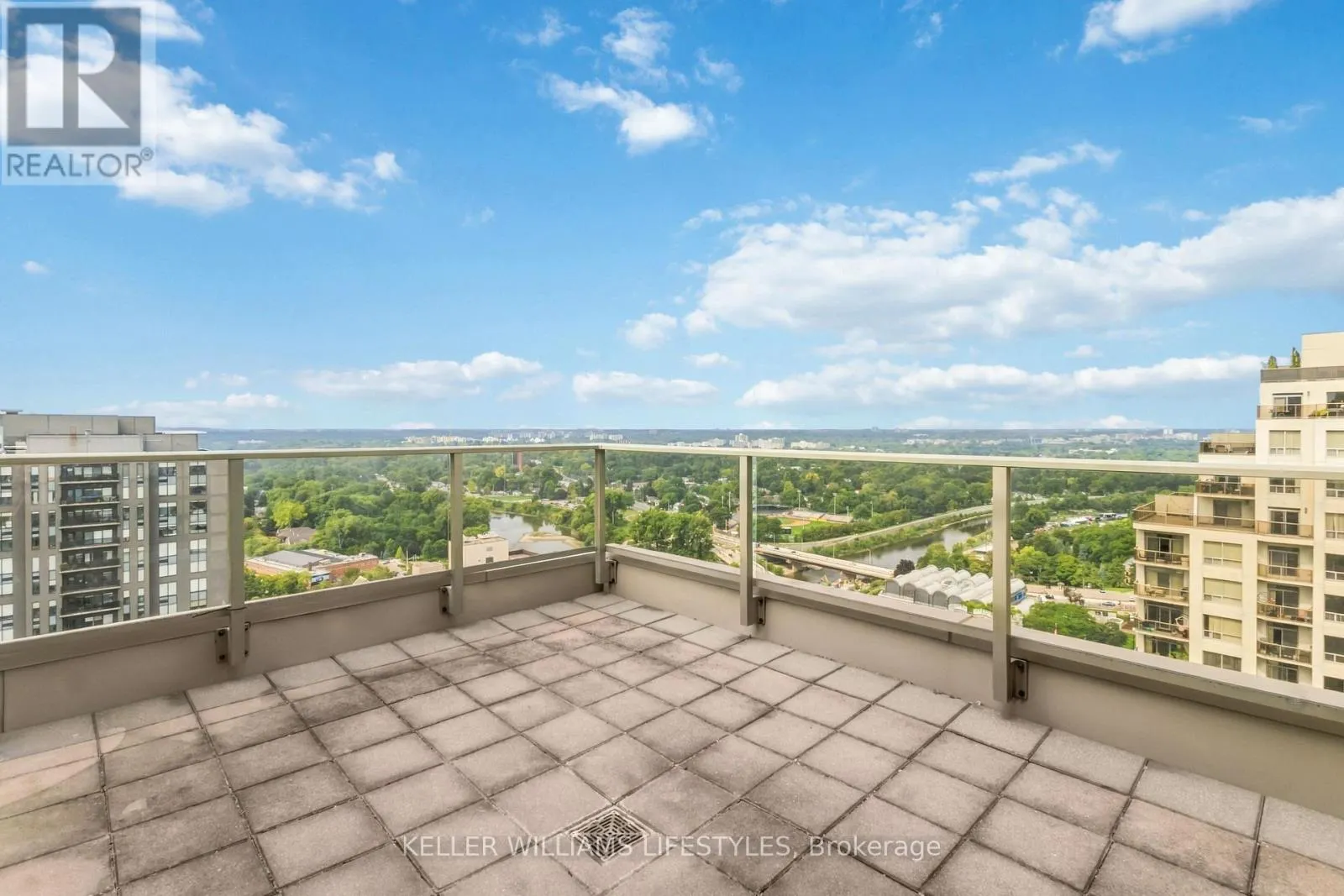 2704 - 330 RIDOUT STREET N #2704