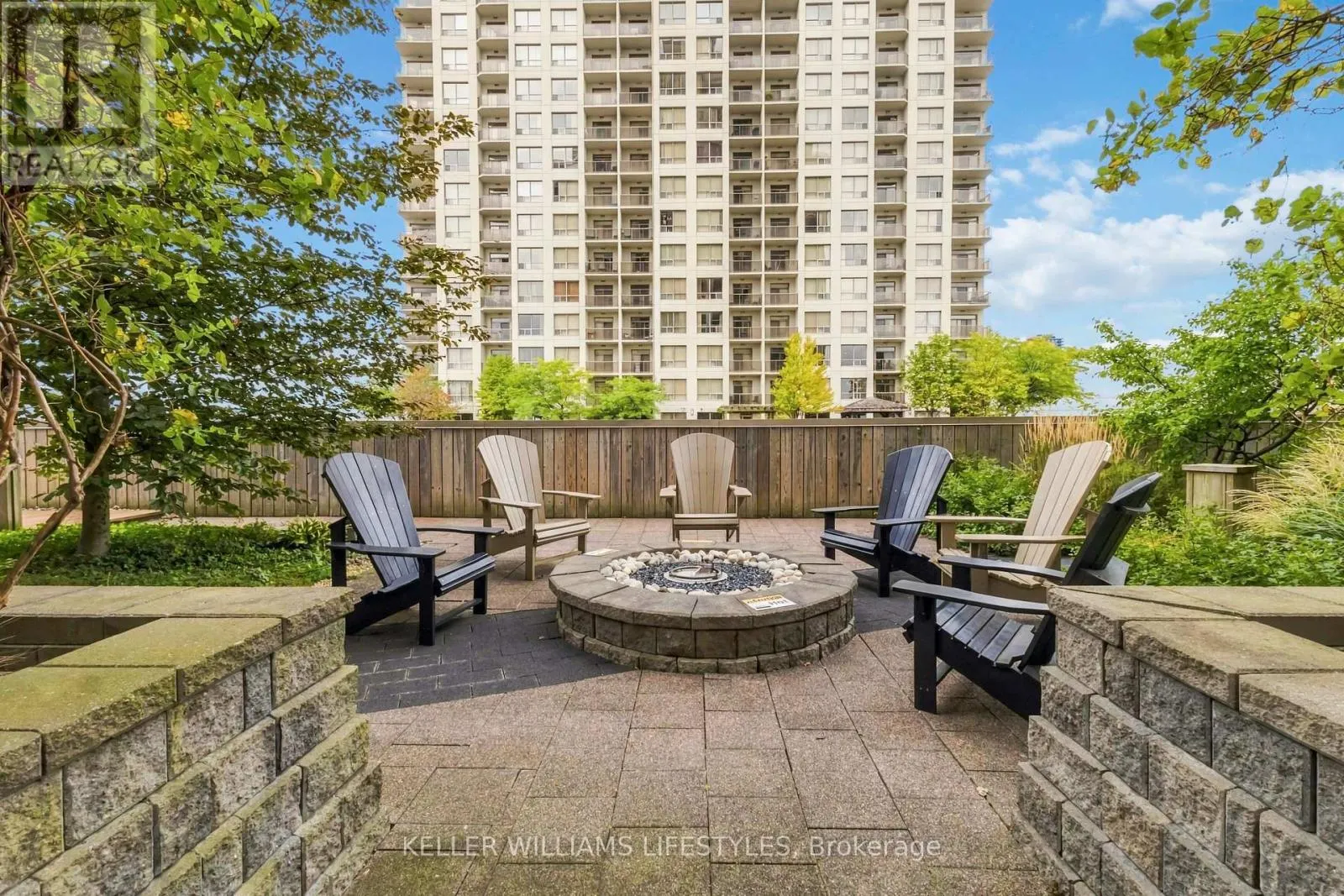 2704 - 330 RIDOUT STREET N #2704