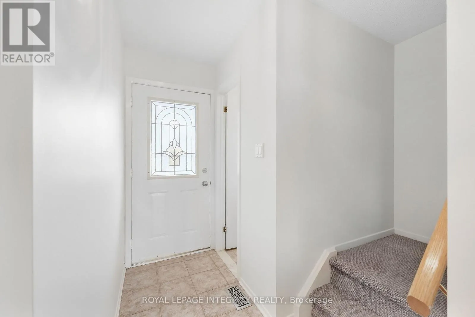 909 LAWNSBERRY DRIVE