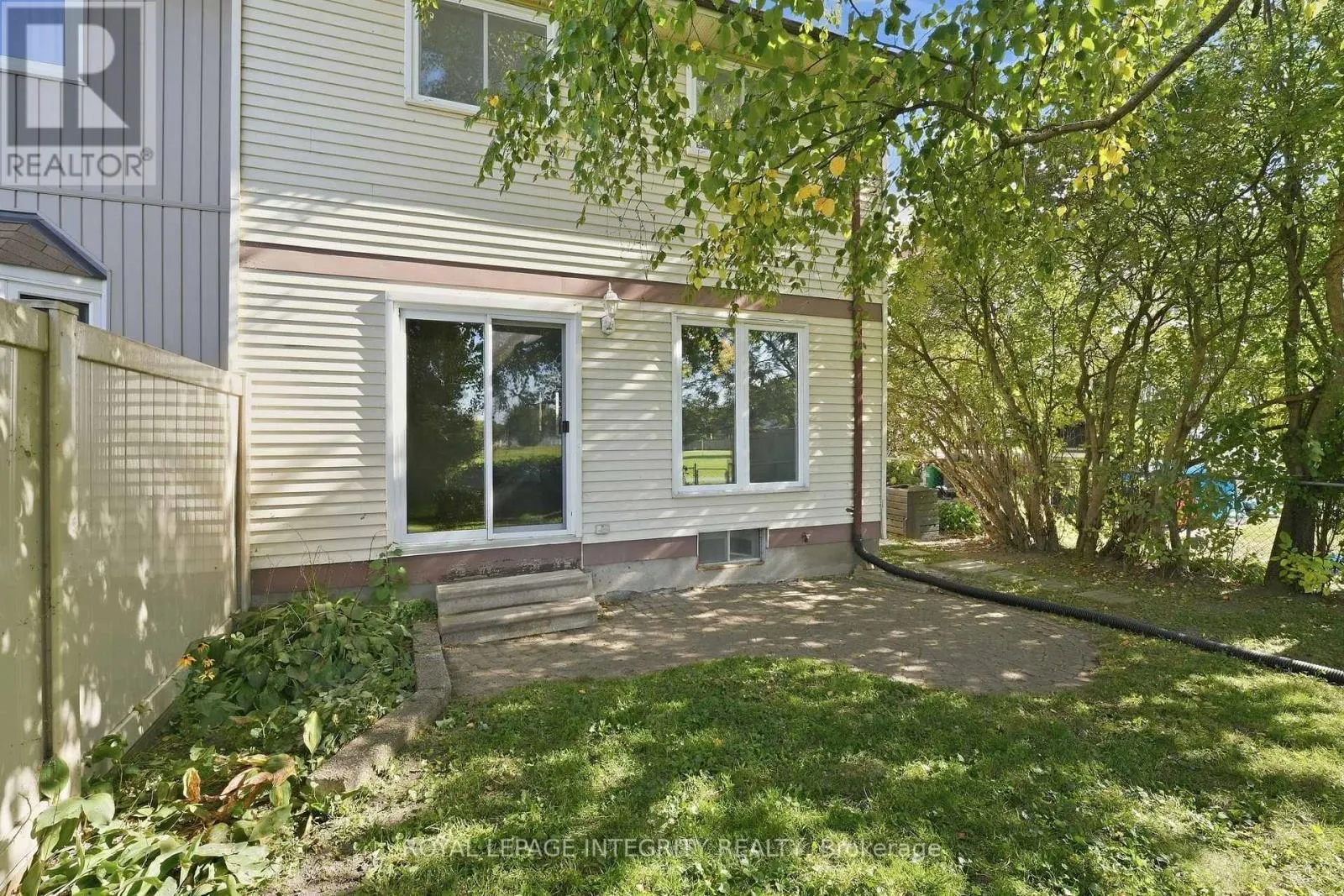 909 LAWNSBERRY DRIVE