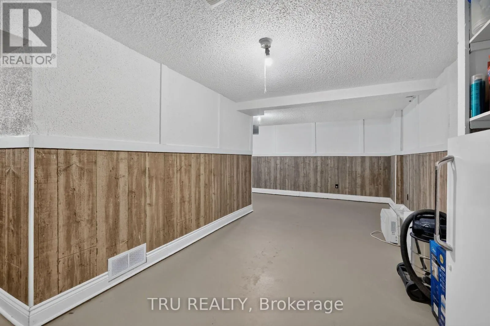 369 MOCKINGBIRD DRIVE
