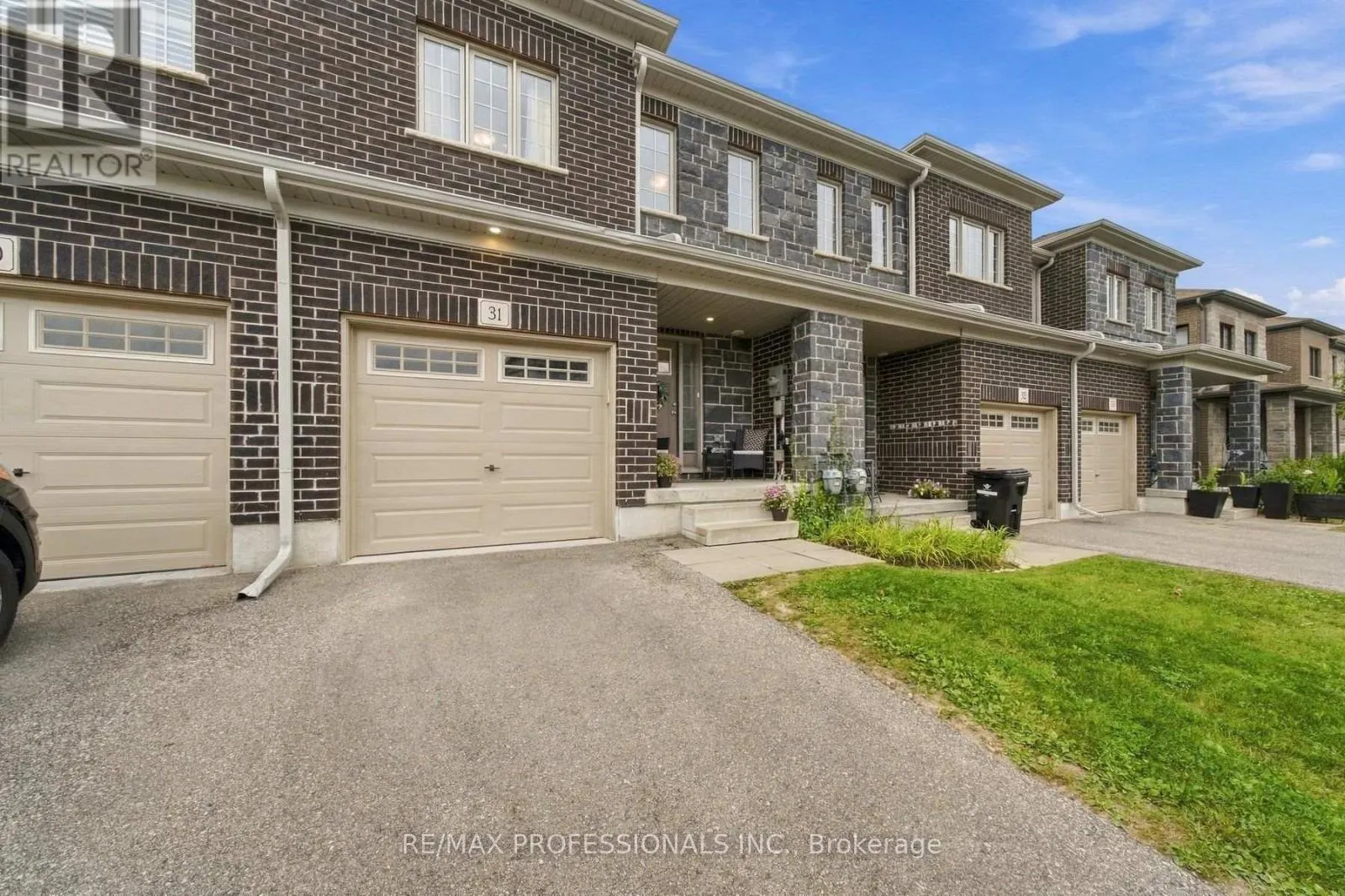 31 - 135 HARDCASTLE DRIVE