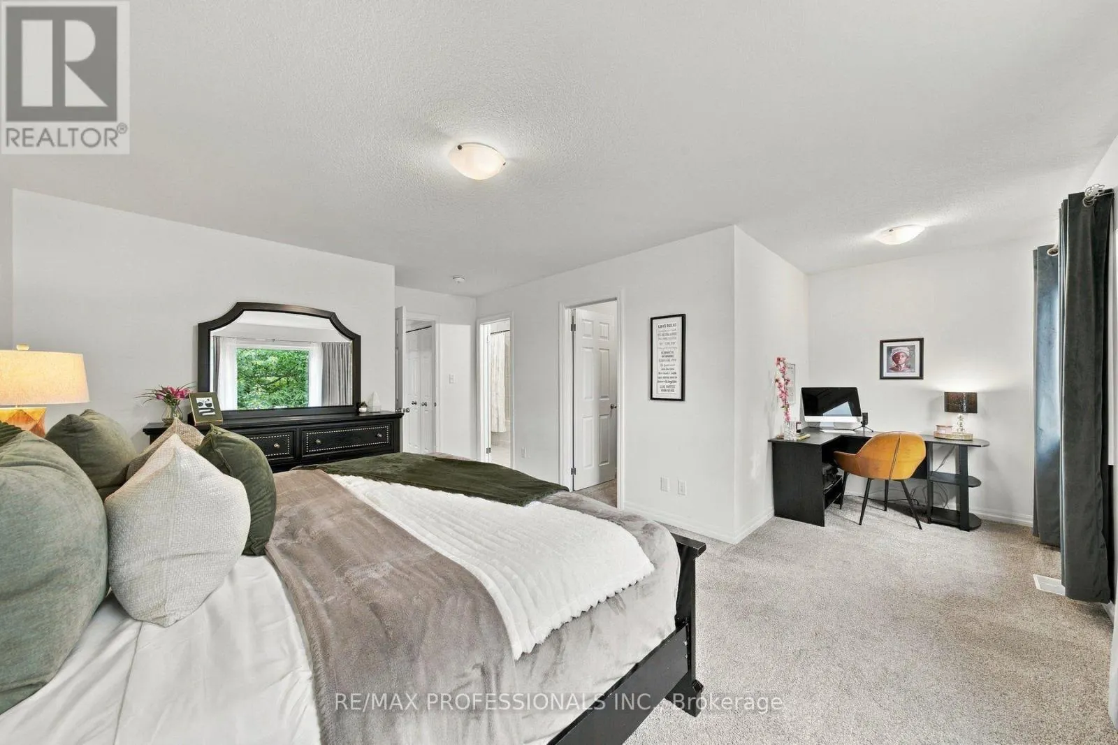 31 - 135 HARDCASTLE DRIVE