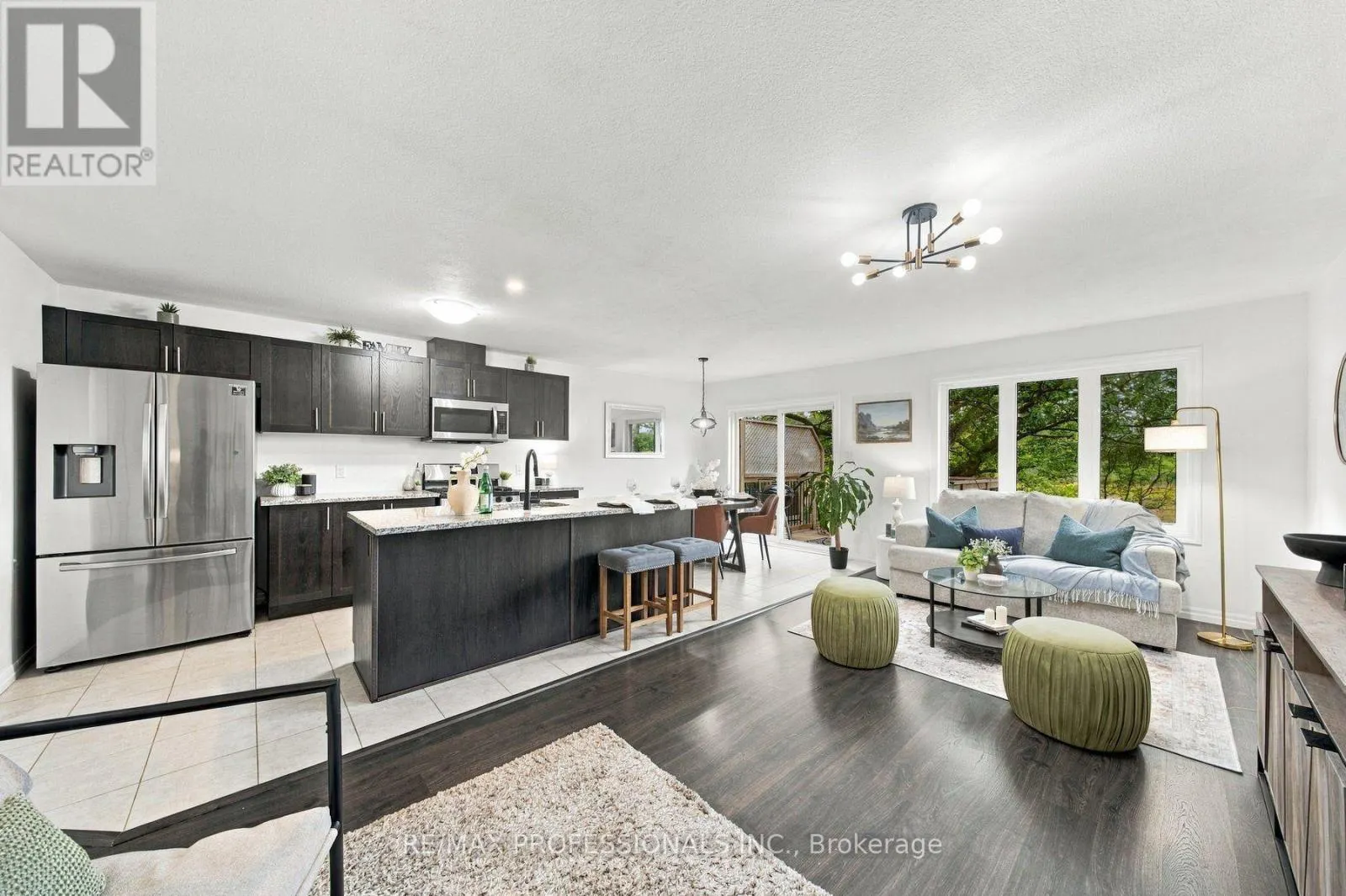 31 - 135 HARDCASTLE DRIVE