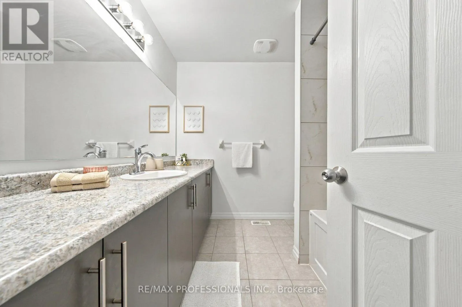 31 - 135 HARDCASTLE DRIVE