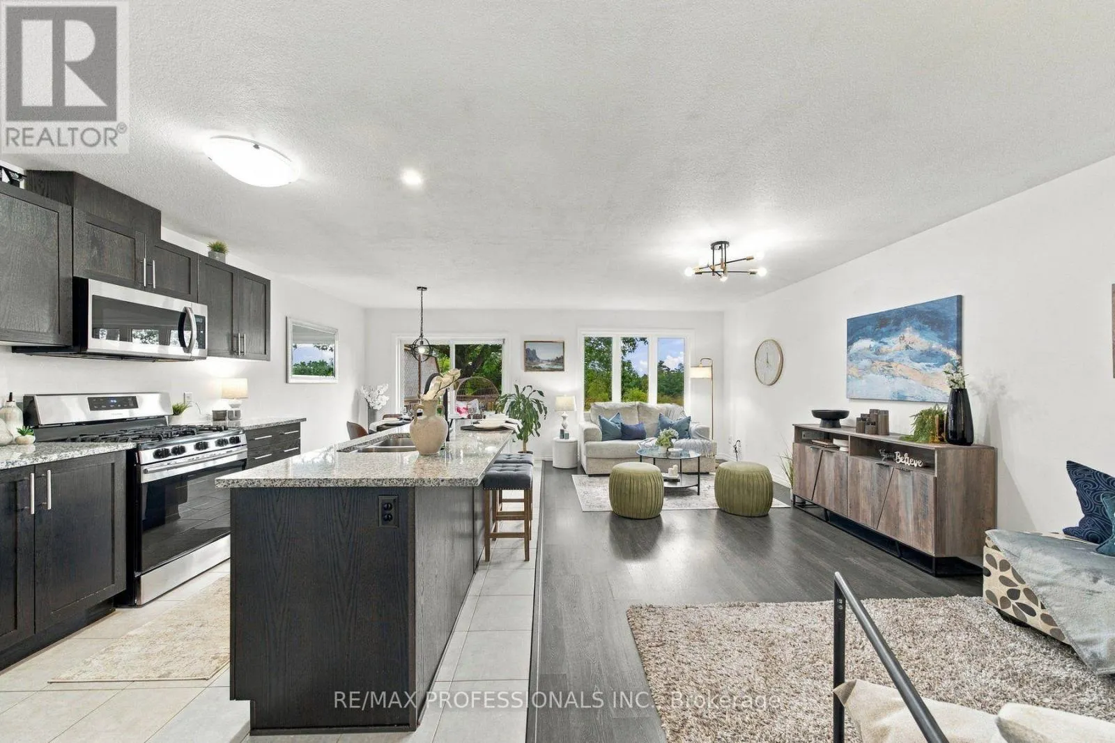 31 - 135 HARDCASTLE DRIVE
