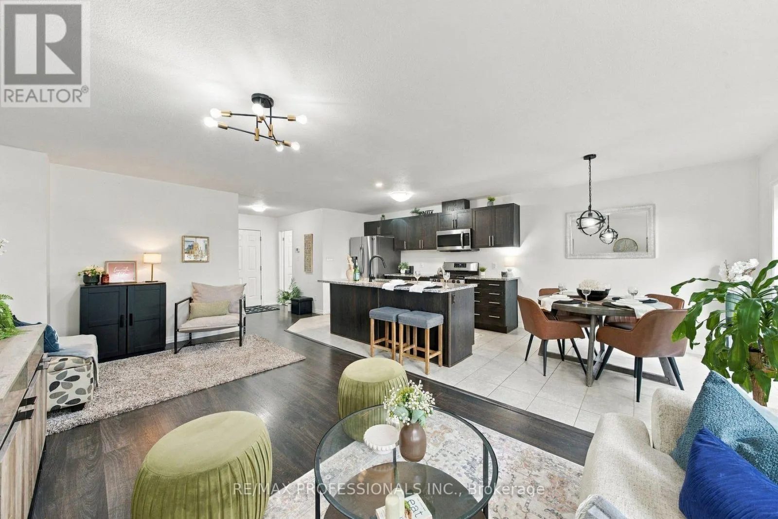 31 - 135 HARDCASTLE DRIVE
