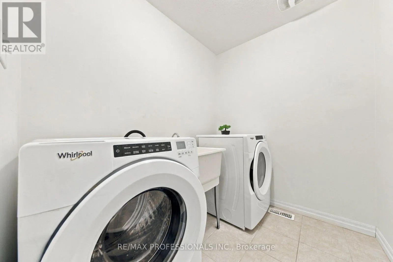 31 - 135 HARDCASTLE DRIVE