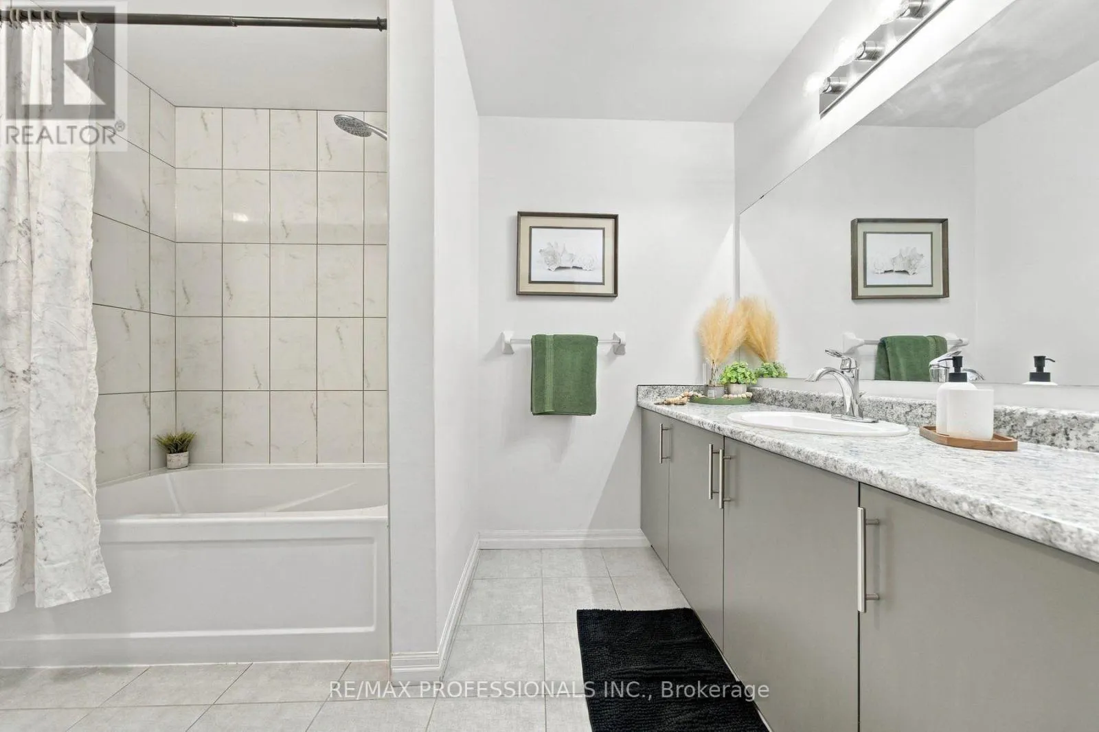 31 - 135 HARDCASTLE DRIVE