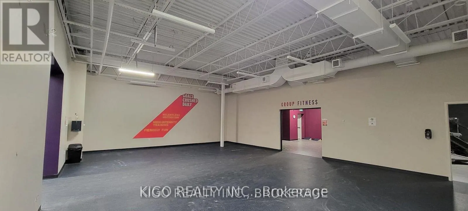 4 - 190 SHARPE STREET E