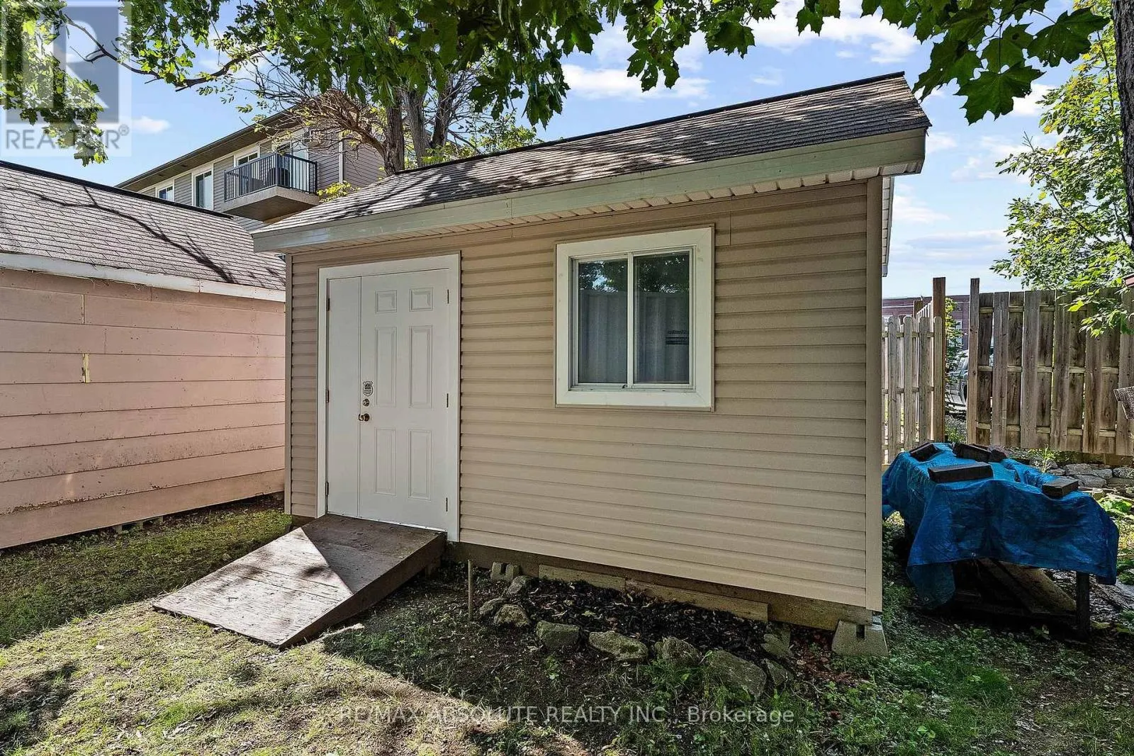 150 MCGONIGAL STREET W