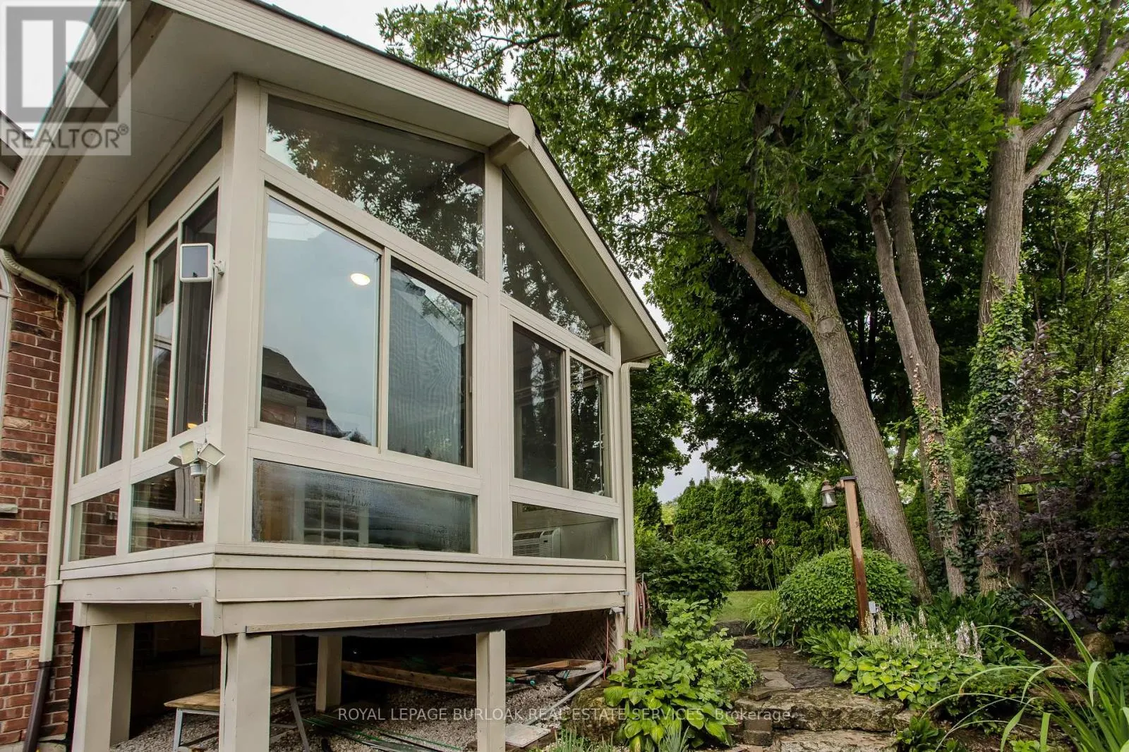 54 WATERWHEEL CRESCENT
