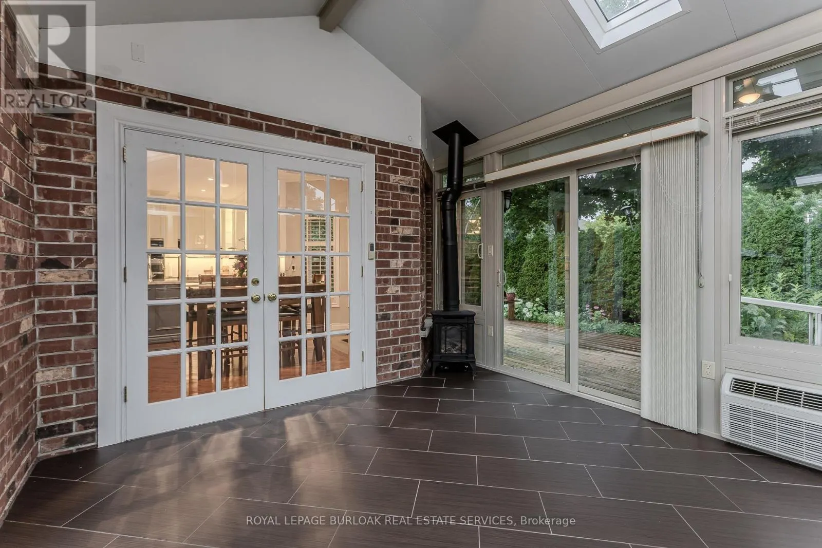 54 WATERWHEEL CRESCENT