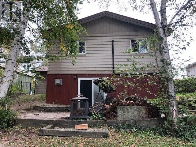 8 GOULDIE STREET