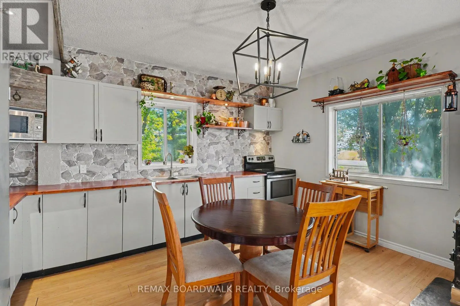1853 COUNTY RD 8