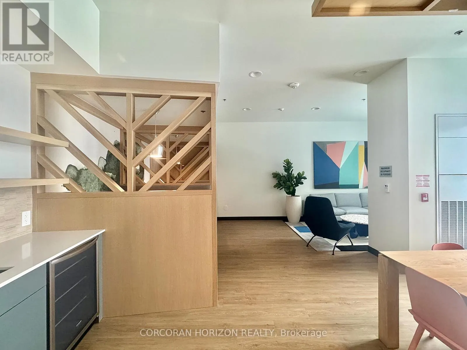410 - 1333 WEBER STREET E