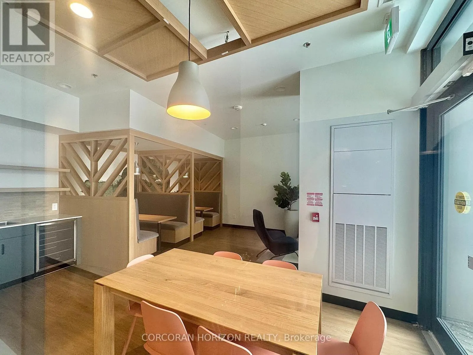 410 - 1333 WEBER STREET E