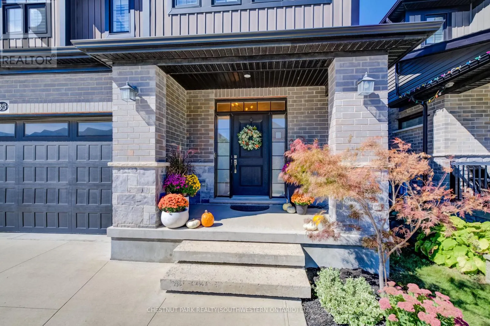 35 GREYHAWK STREET