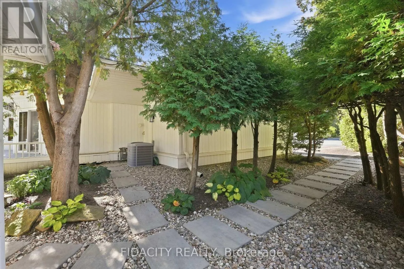 36 BEVERLY STREET