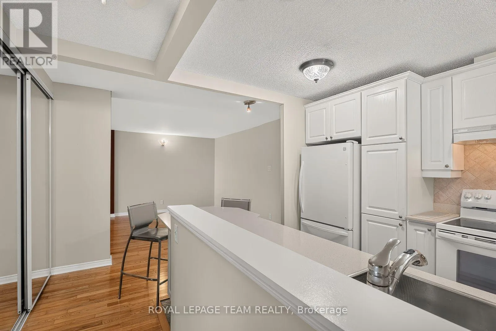 409 - 40 LANDRY STREET