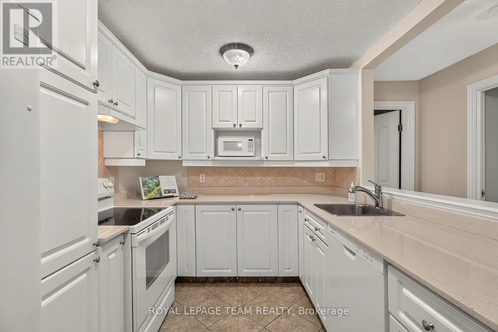 409 - 40 LANDRY STREET