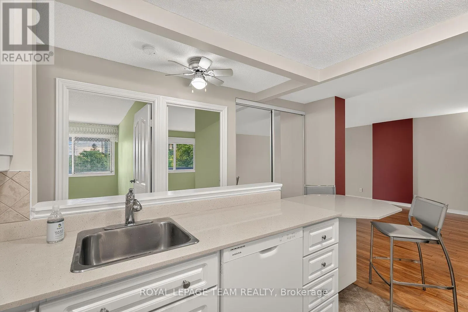 409 - 40 LANDRY STREET