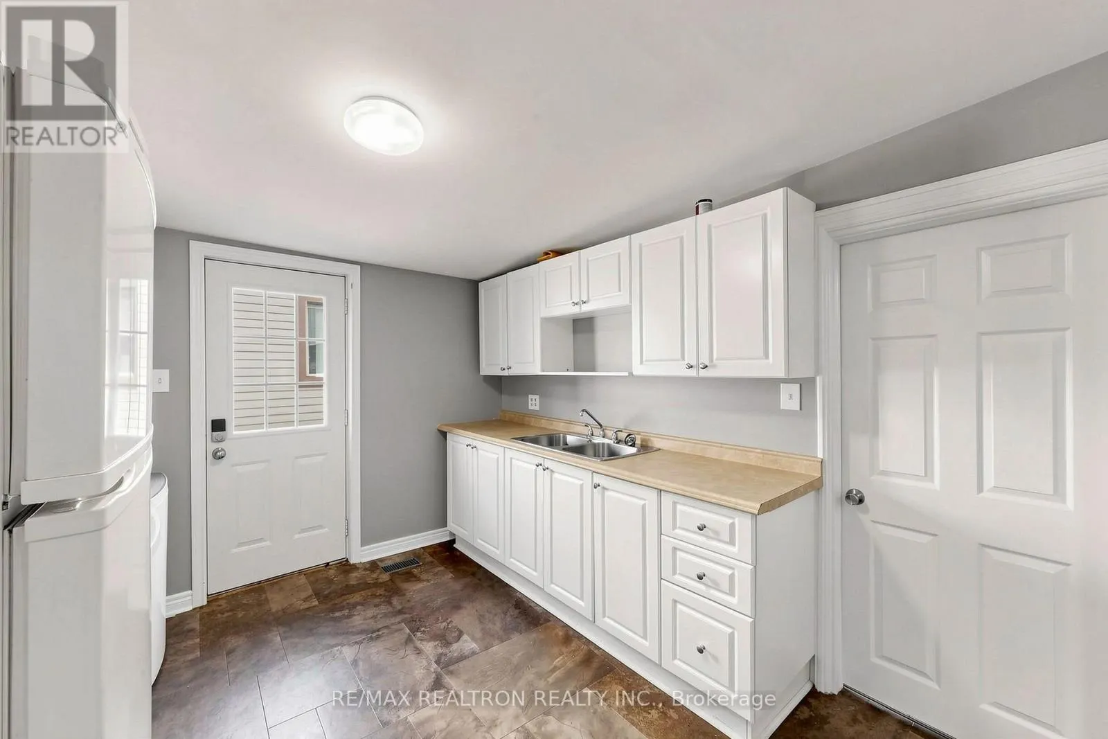 185 PARKHILL ROAD