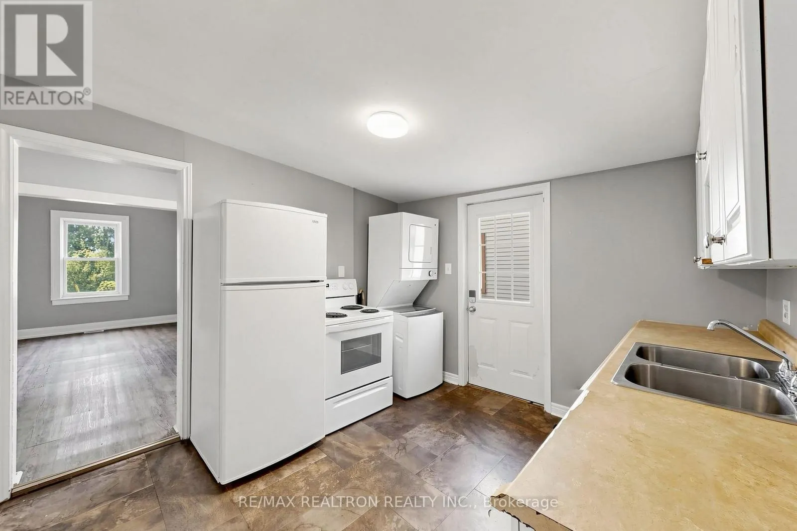 185 PARKHILL ROAD