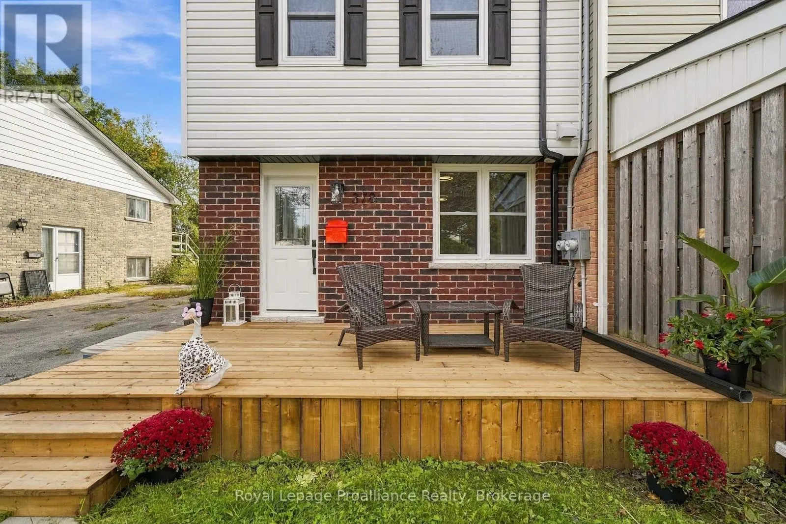 378 ANNE STREET