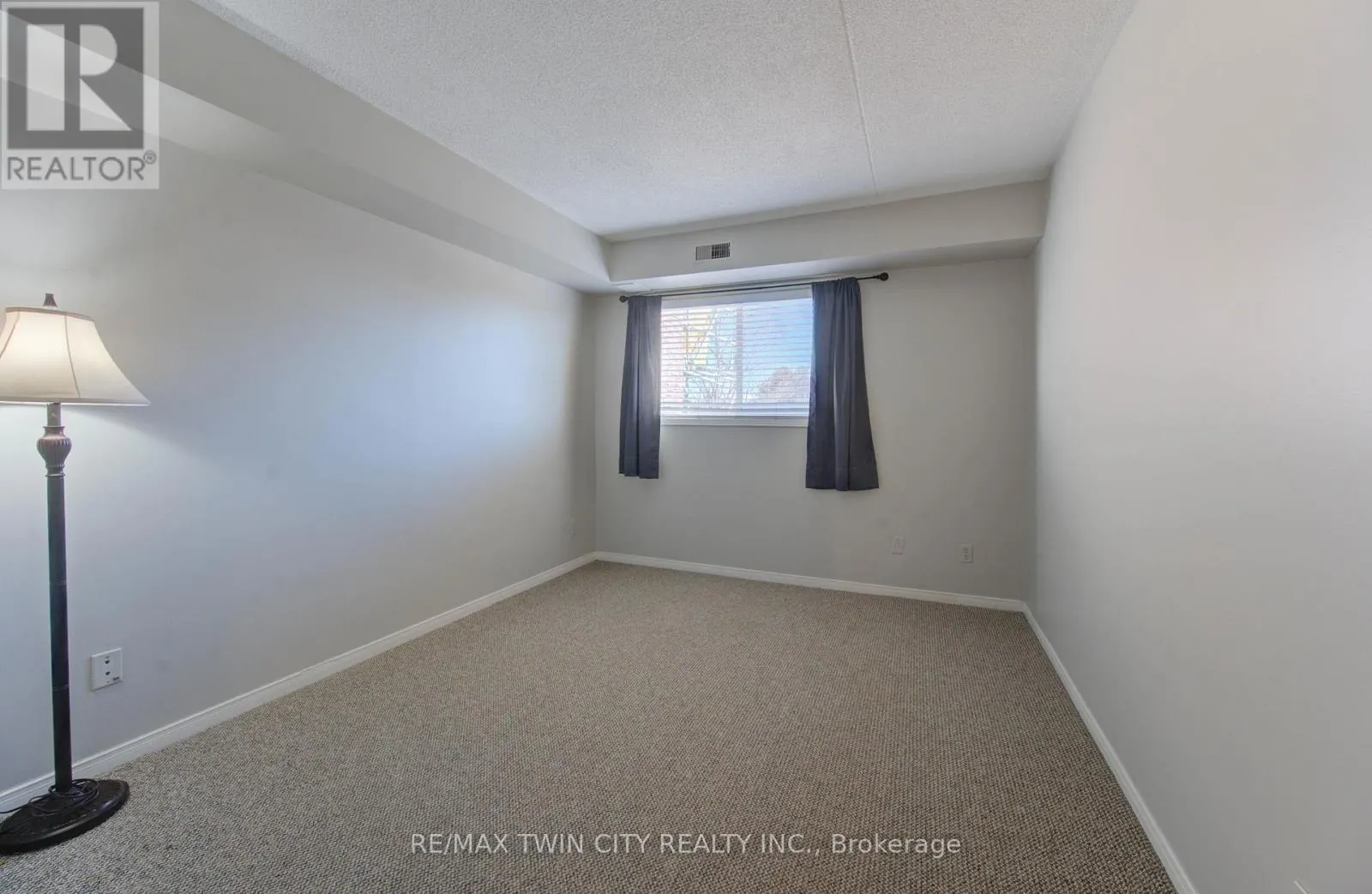 27 - 3085 KINGSWAY DRIVE