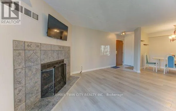 27 - 3085 KINGSWAY DRIVE