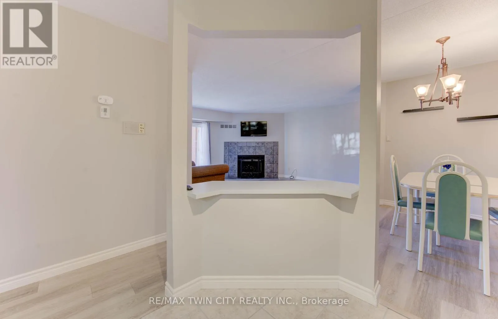 27 - 3085 KINGSWAY DRIVE