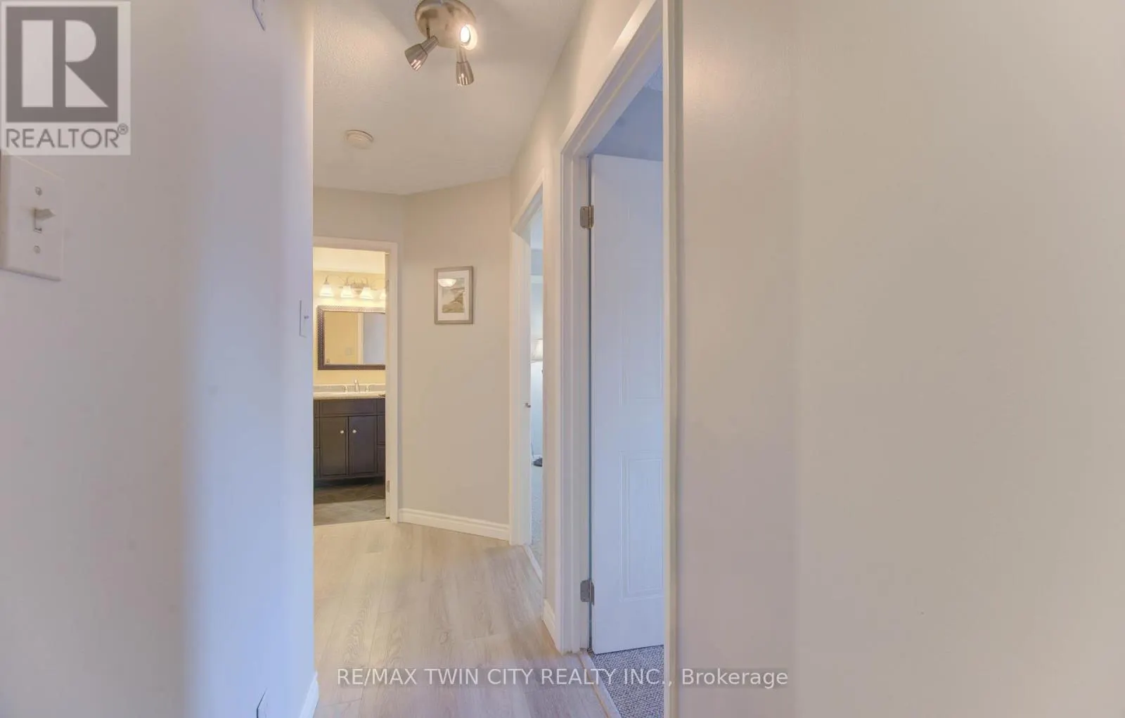 27 - 3085 KINGSWAY DRIVE