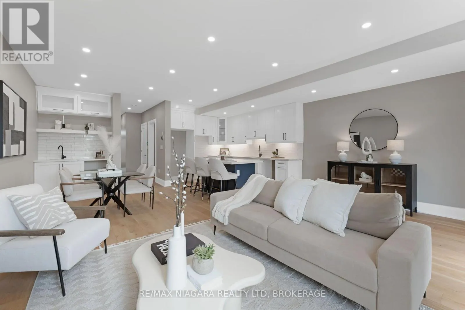 201 - 8900 ANGIE DRIVE #201