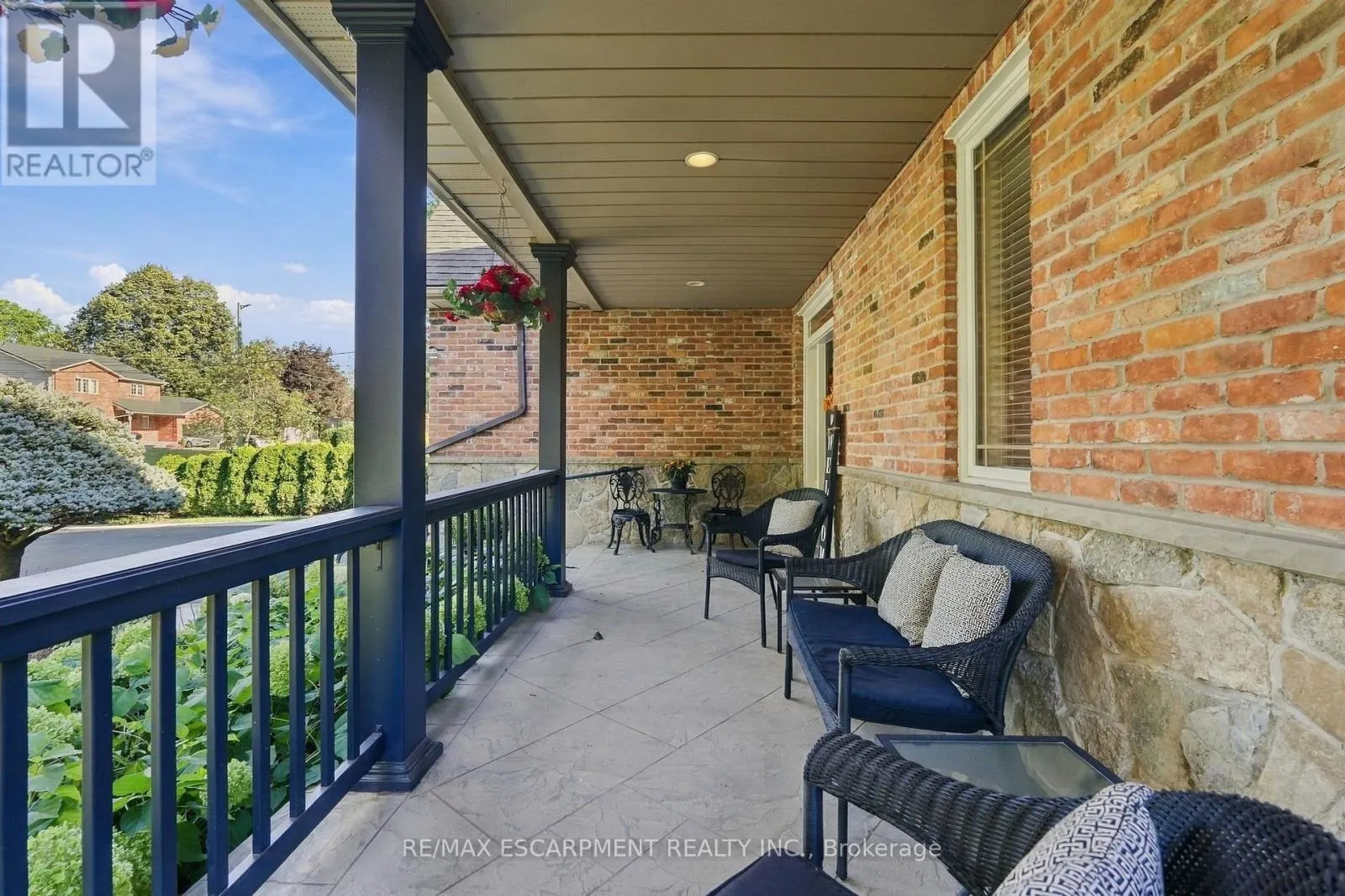 4 SUMMIT DRIVE
