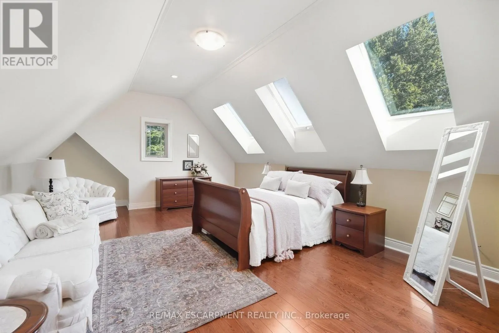 4 SUMMIT DRIVE
