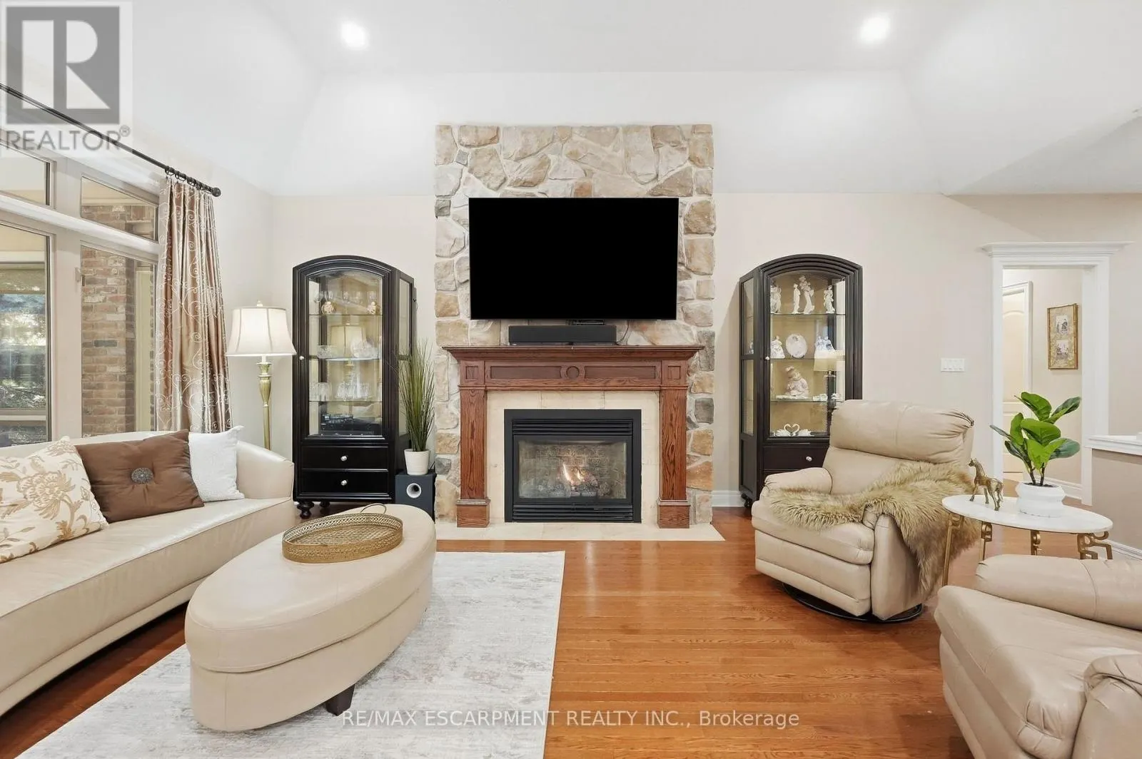 4 SUMMIT DRIVE