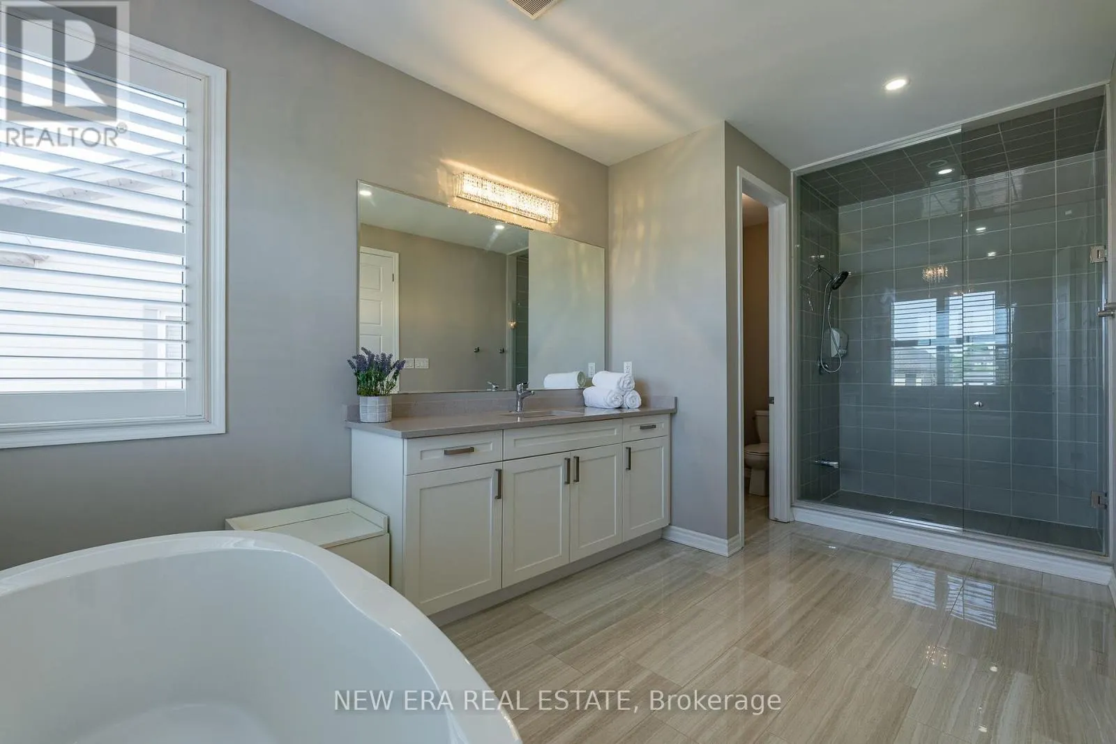 455 EQUESTRIAN WAY