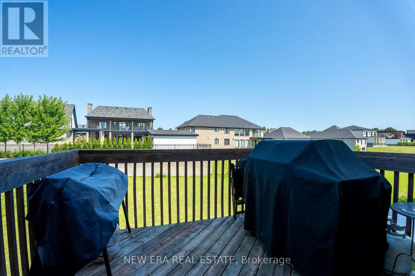 455 EQUESTRIAN WAY