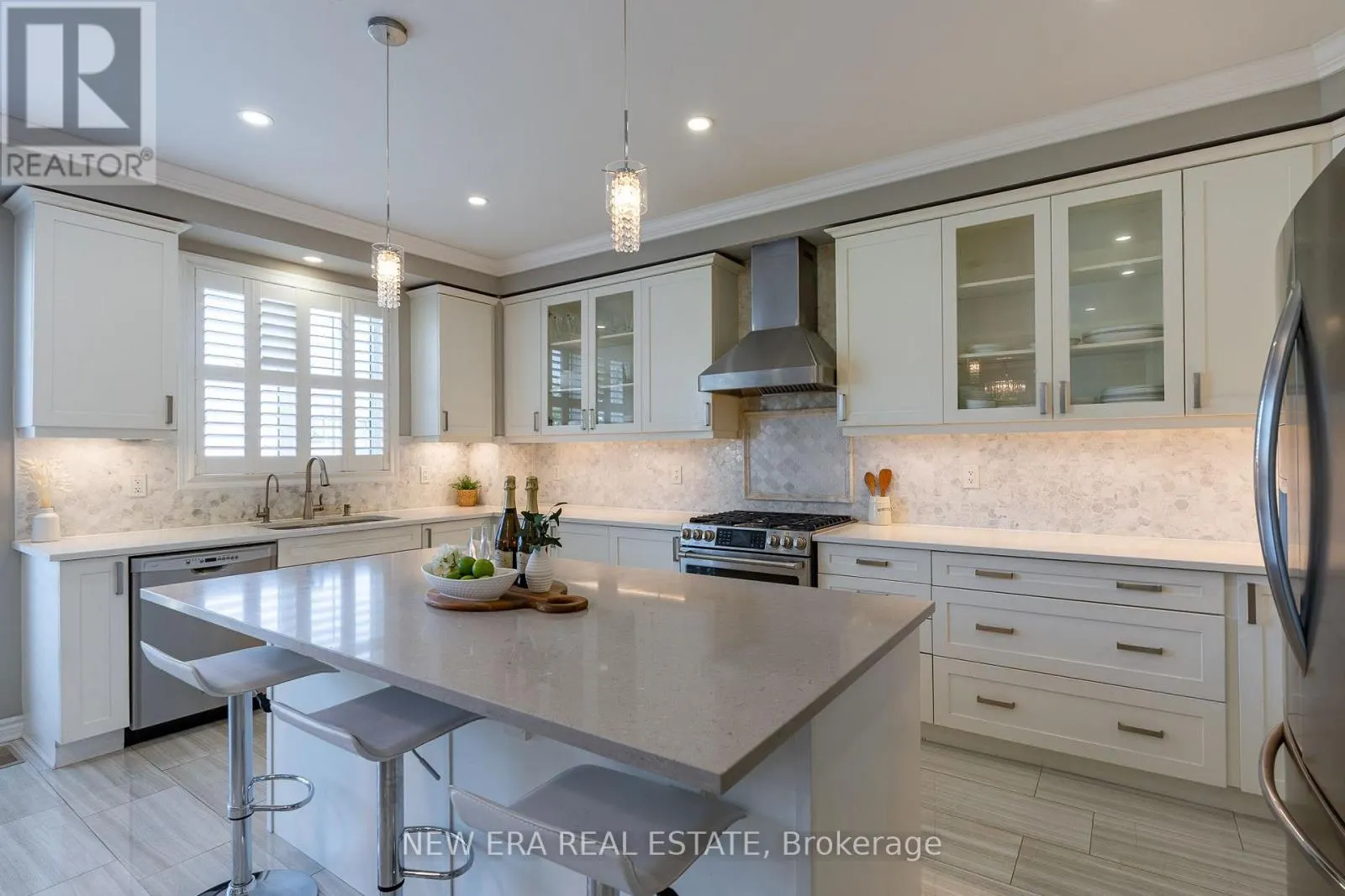 455 EQUESTRIAN WAY