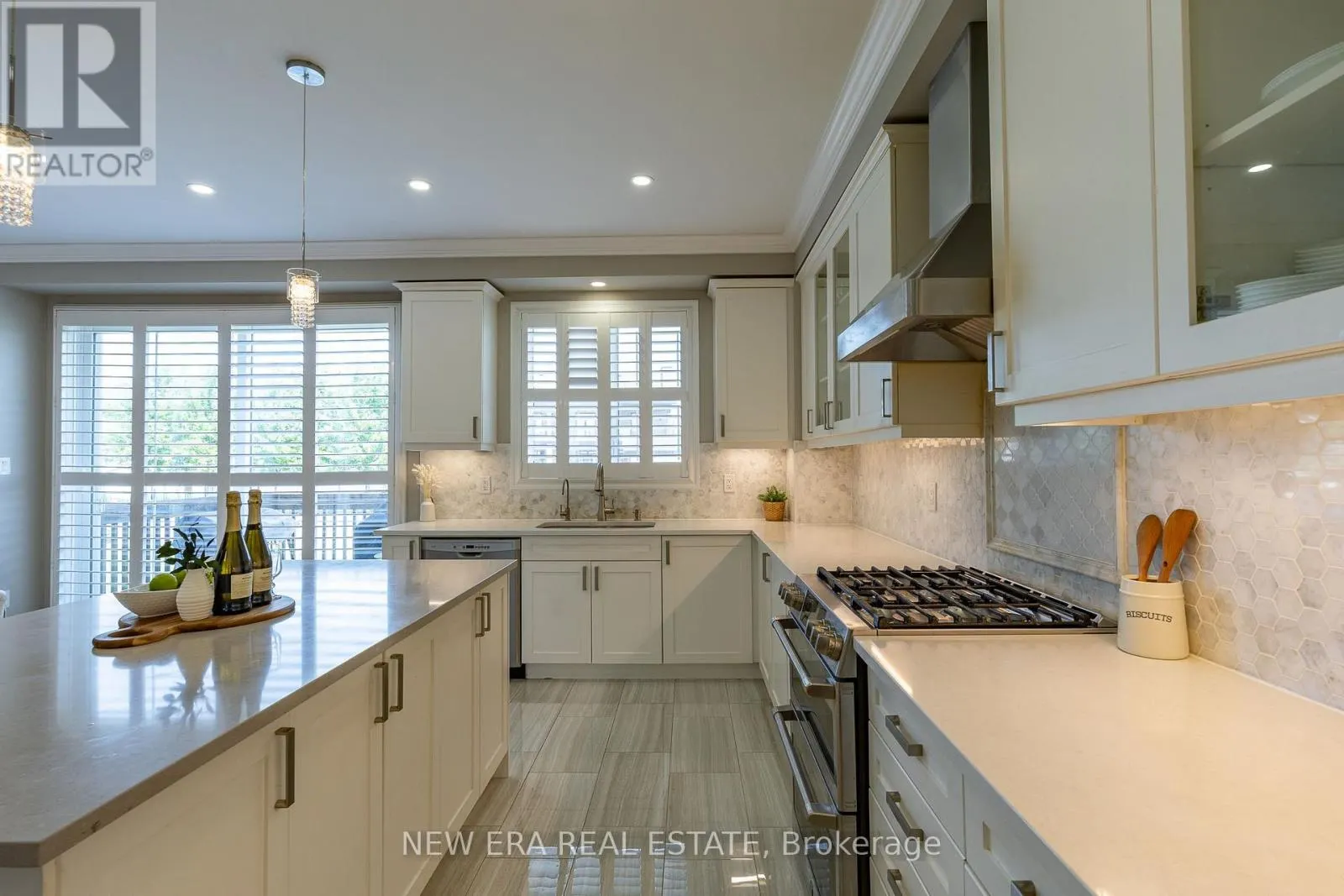 455 EQUESTRIAN WAY